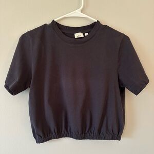 Aritzia cropped t shirt